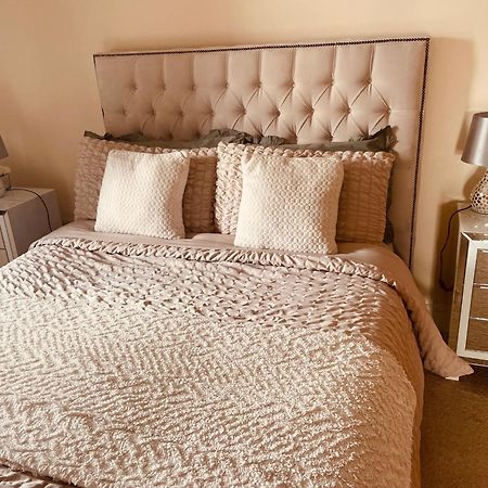 A Room In Central Park Apts Carrick-on-Shannon ภายนอก รูปภาพ